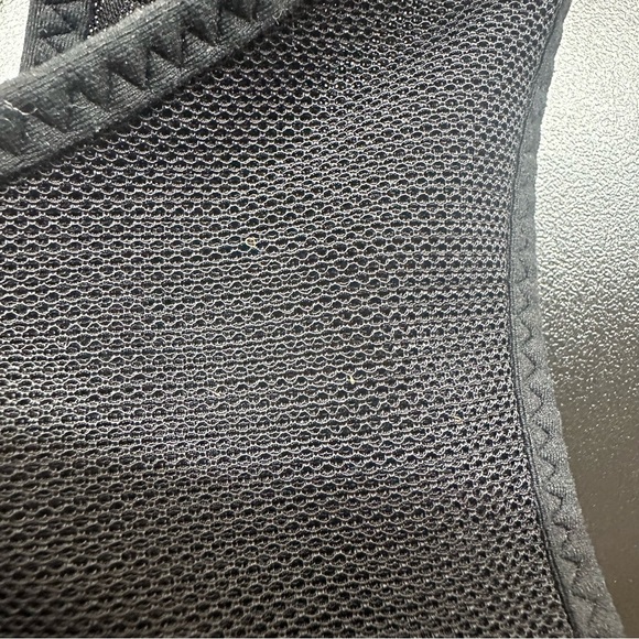 Athleta Women’s Sports Bra Black Size Large VNeck Crisscross Back Gym Active - Picture 9 of 11